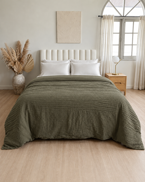 Juniper green Cloud Cotton double gauze duvet cover with milky white Silky Cotton sateen pillowcases