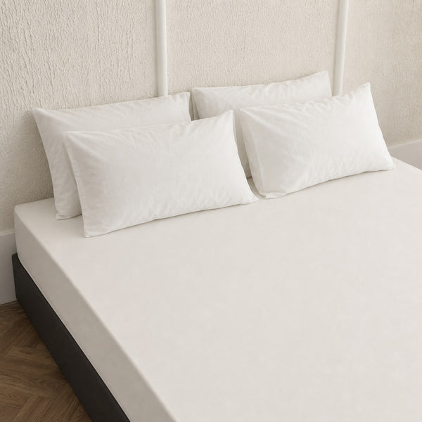 Bedding set in Milky White, Silky Cotton